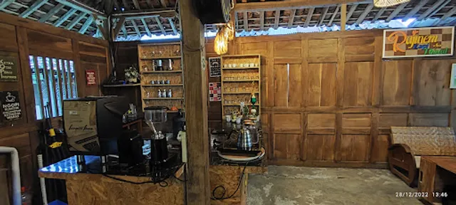 Rajinem Kopi & Thiwul