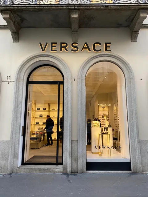 VERSACE