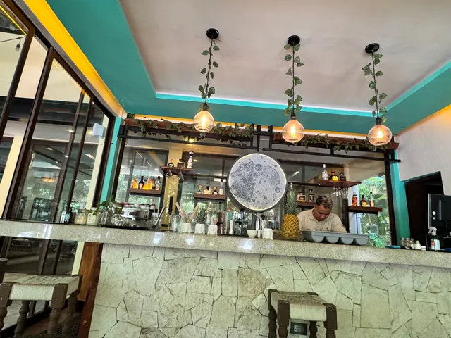 ANTONELLA brunch coffee & cocktails