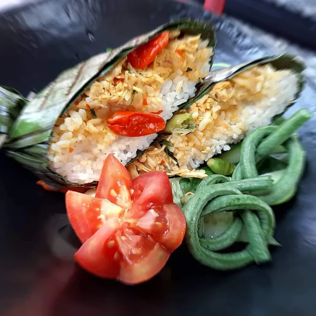 WAROENK KAMPUNG RESTO