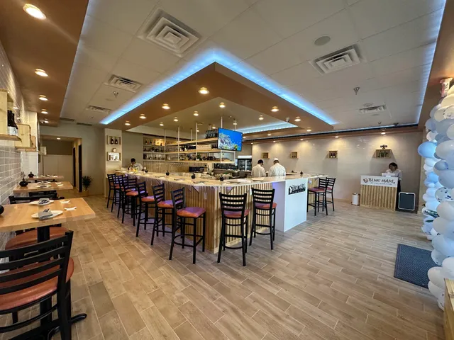 Blue Maki by The Blue Fish