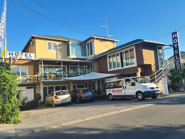Hotel Djerdan / Hotel Đerdan
