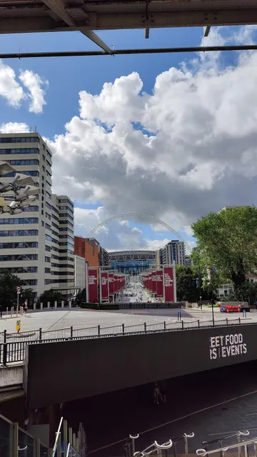 Luxury Suits near Wembley Stadium