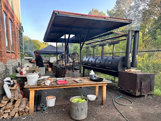 Smokin Hot BBQ - Smoke House & Grill