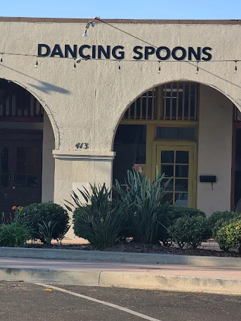 Dancing Spoons