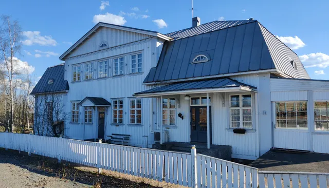 Hotelli Huiskankorpi / Aseman majatalo