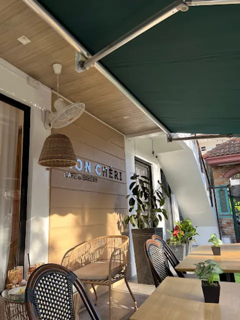 Monchéri Cafe & Bakery