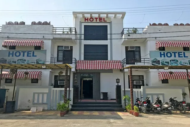 Collection O 19472 Highway Regency