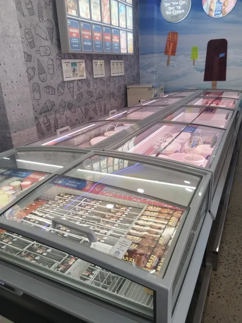 Polar Ice Cream Seacow Lake Parlock