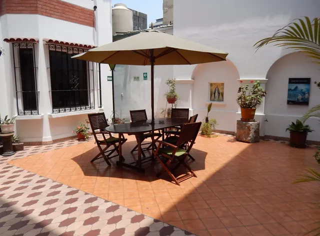 Miraflores Lodge Hotel