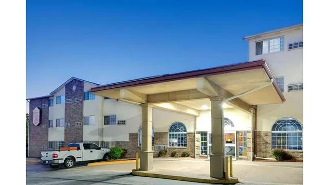 Super 8 by Wyndham Kansas City