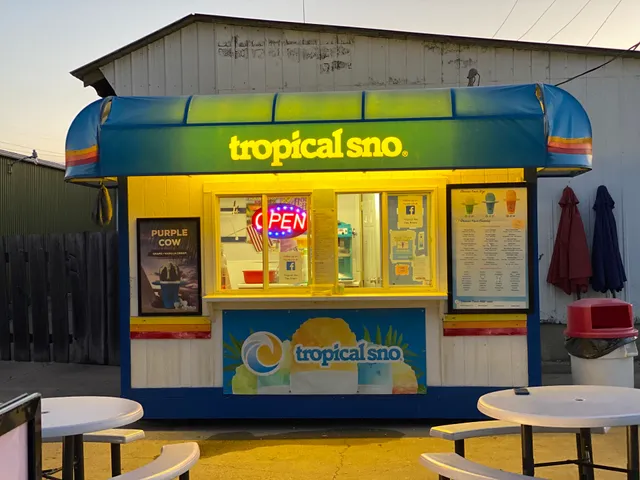 Tropical Sno Ottawa Southside
