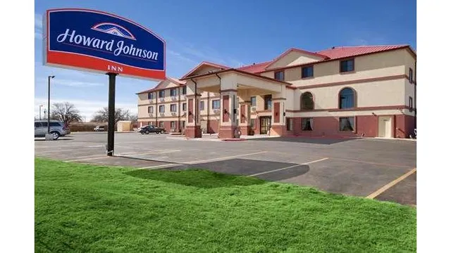 Howard Johnson by Wyndham Lubbock TX