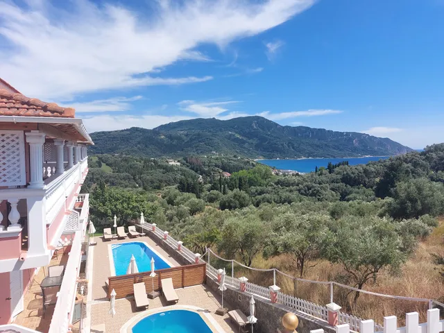 Angelas pool Apartments