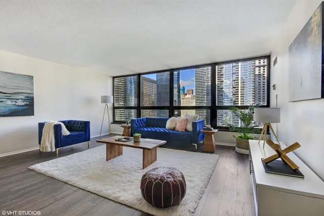 Lisa Kalous - Compass Chicago Real Estate (Lincoln Park Office)