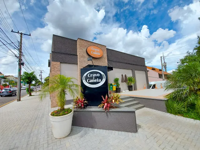 Bakery and Confectionery Clove and Cinnamon