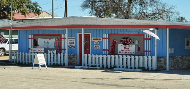 Kingsland House-Arts & Crafts