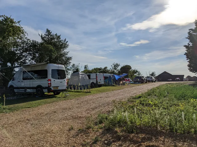 Henny Riverside Camping