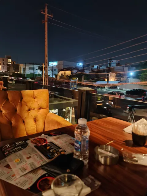 D-611 Restaurant & Cafe