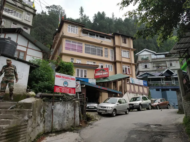 Denizen Karponang Hotel