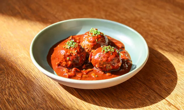 Broken Spanish Comedor