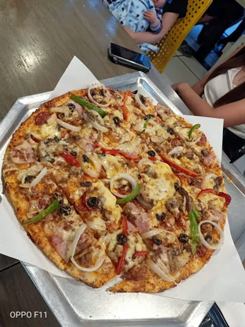 Yellow Cab Pizza Co. - SM Araneta City