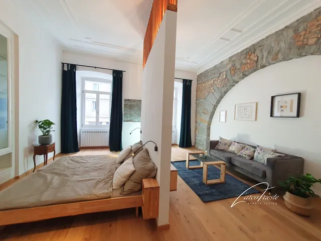 L'arco Trieste studio living