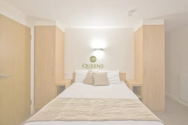 Queens Hotel