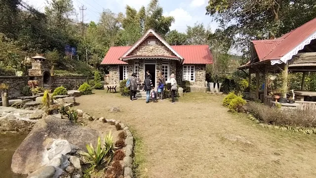 Tabakoshi Riverside Dwelling Homestay offbeat Darjeeling