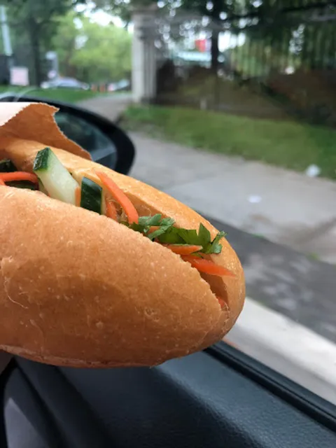 Banh Mi Trung Son