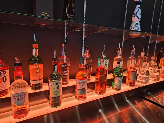 Lucky Strike Bar & Grill @ Port Jeff Bowl