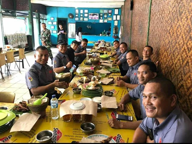 Rumah Makan Lancar Caringin