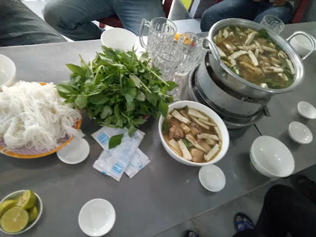 Lẩu Gà Lá É Tao Ngộ 2