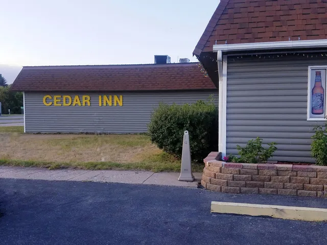 CEDAR INN Motel, Restaurant, Lounge & Bottle Shop