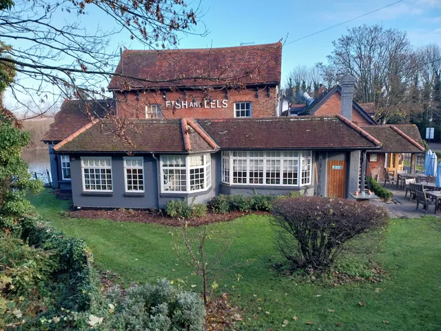 Lee Valley Caravan Park Dobbs Weir