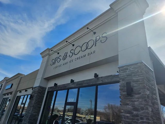 Sips & Scoops