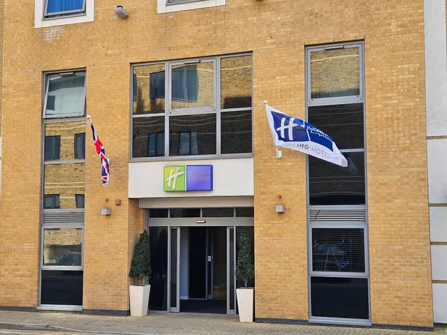 Holiday Inn Express London - Watford Junction by IHG