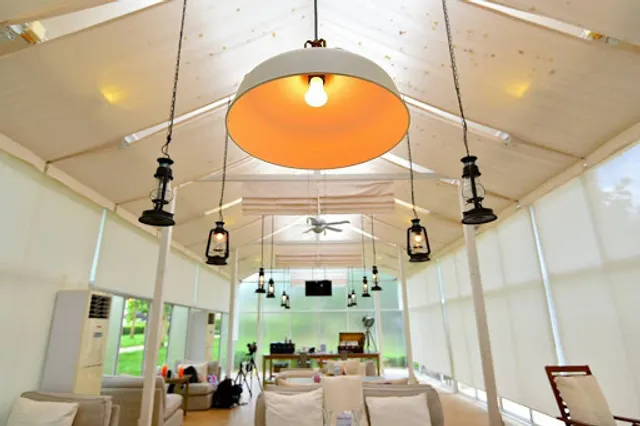 Sappraiwan Elephant House Lake View Cafe