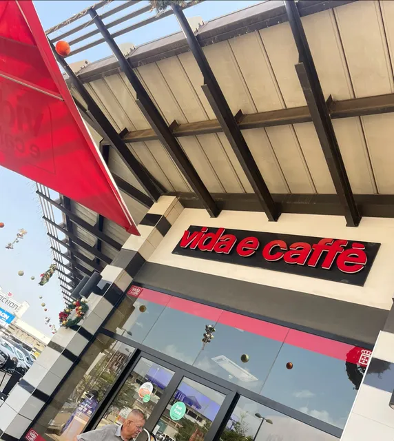 vida e caffè - Junction Mall