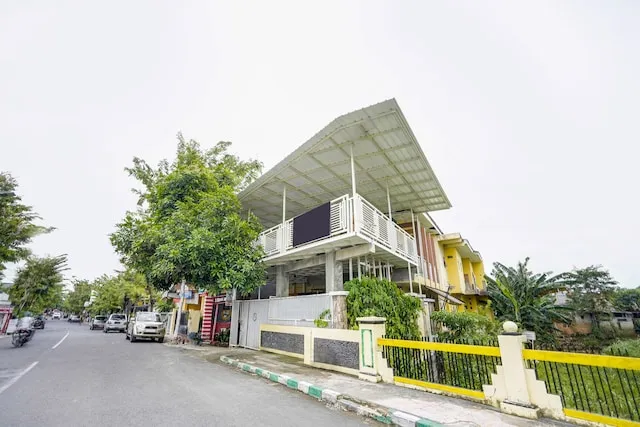 OYO 92114 Homestay Riverside Duko