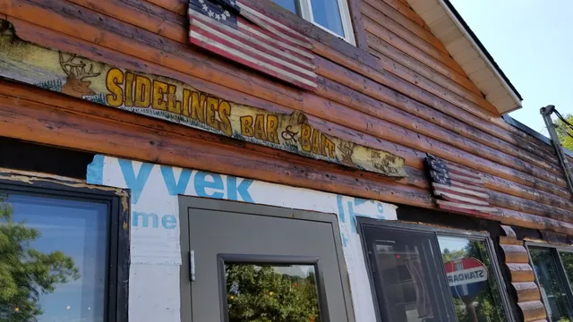 Sidelines Bar & Bait & Resort