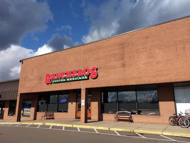 Cross Pointe Shopping Center