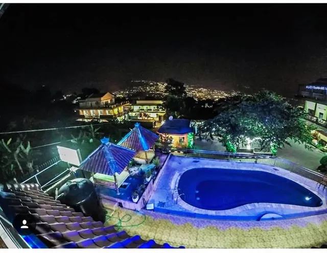 Villa Panderman Indah