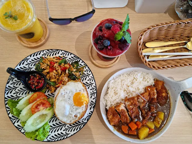 Del & Dia Cafe' and Restaurant Halal Ao Nang Krabi