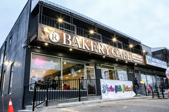 R Bakery Cafe