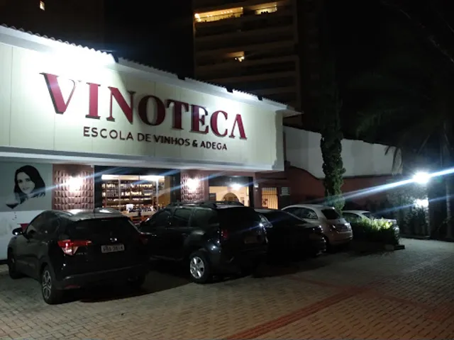 Vinoteca Escola de Vinhos e Adega