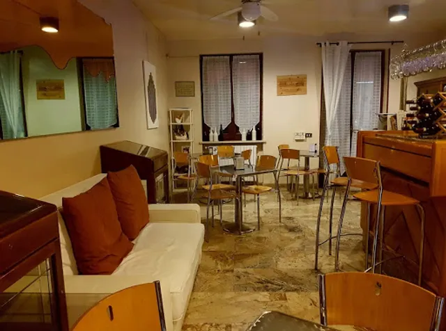 Crazy Bar di Anelli Maria Rosa & C. S.A.S.