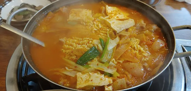 돈가네 옛날김치돼지찌개 개포본점