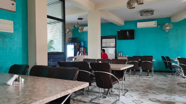 Googly 11 Restaurant