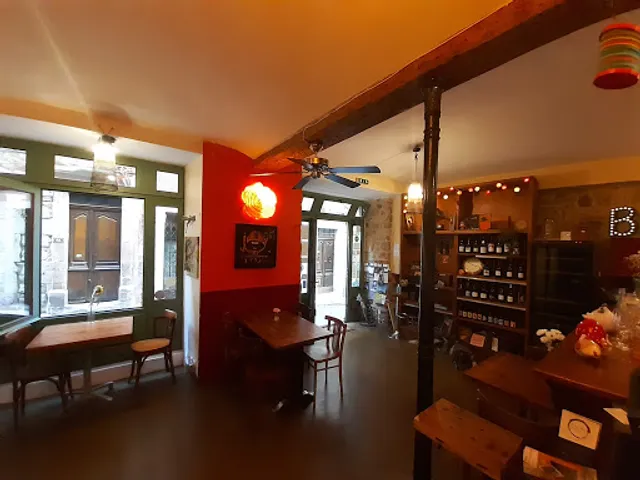 Le Bouche à Oreille